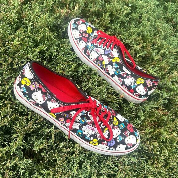 VANS Hello Kitty Authentic Lo Pro Sneakers Black/Red Unisex Size M 7 W 8.5 - Picture 1 of 13